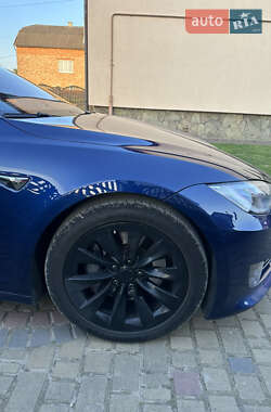 Лифтбек Tesla Model S 2017 в 