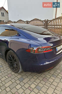 Лифтбек Tesla Model S 2017 в 