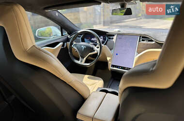 Лифтбек Tesla Model S 2016 в 