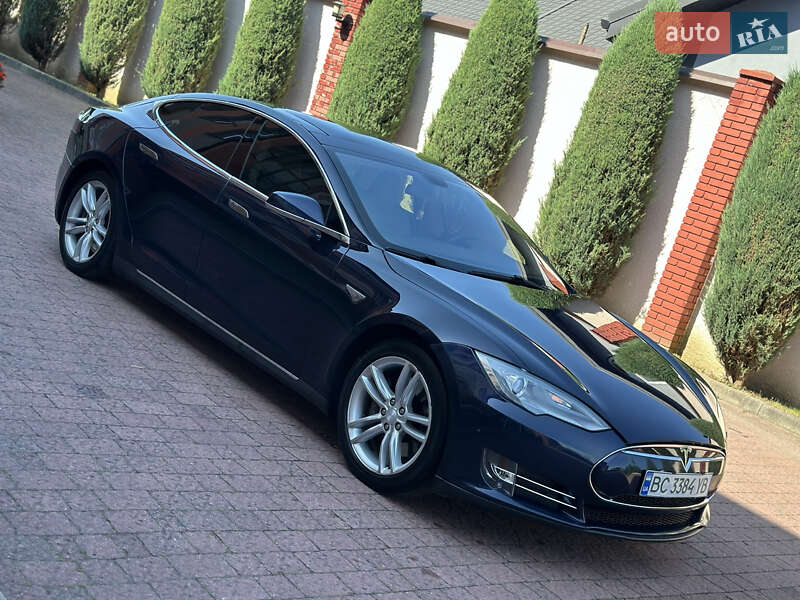 Лифтбек Tesla Model S 2013 в Стрые