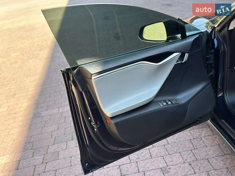 Лифтбек Tesla Model S 2013 в Стрые