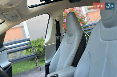 Лифтбек Tesla Model S 2013 в 