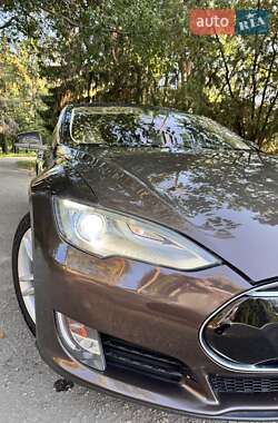 Лифтбек Tesla Model S 2013 в 