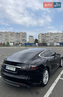 Лифтбек Tesla Model S 2013 в 