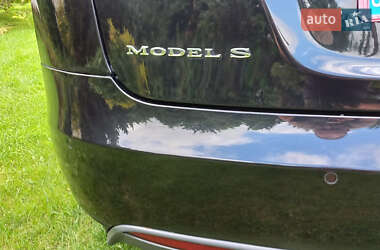 Лифтбек Tesla Model S 2015 в 