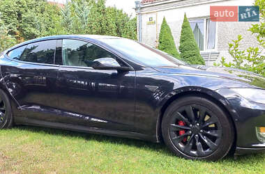 Лифтбек Tesla Model S 2015 в 