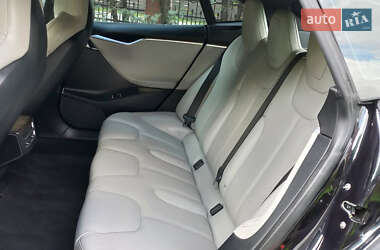 Лифтбек Tesla Model S 2015 в 