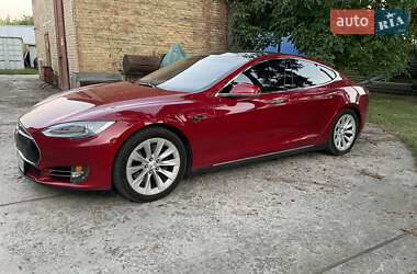 Лифтбек Tesla Model S 2013 в 
