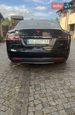 Лифтбек Tesla Model S 2016 в 