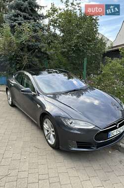 Ліфтбек Tesla Model S 2015 в Львові