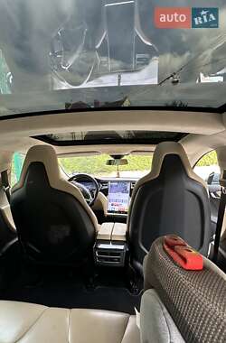 Лифтбек Tesla Model S 2015 в 