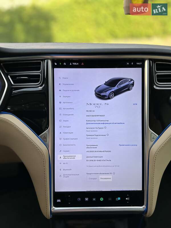 Лифтбек Tesla Model S 2015 в Львове