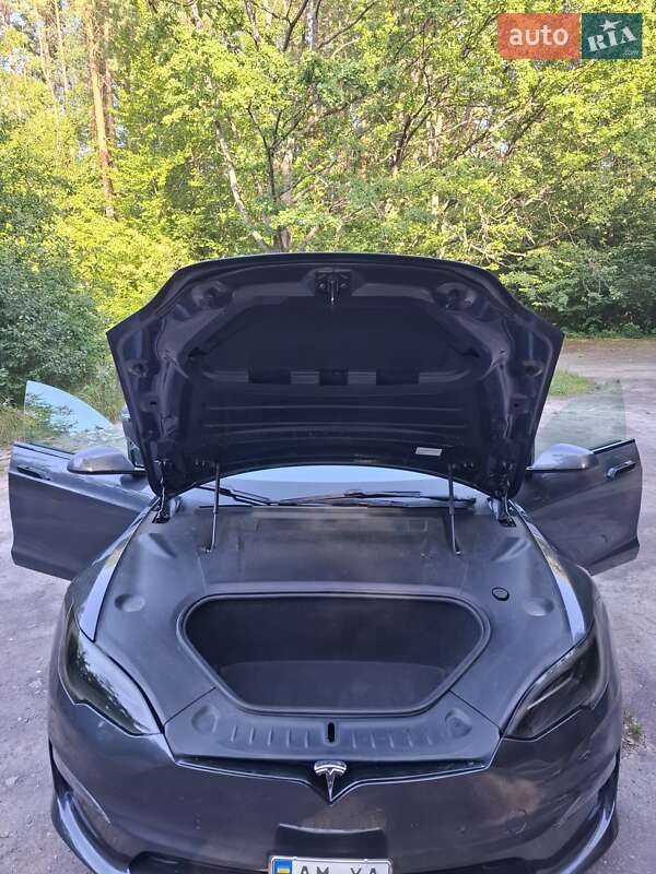 Ліфтбек Tesla Model S 2023 в Овручі