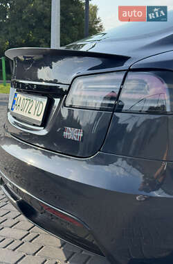 Лифтбек Tesla Model S 2024 в 