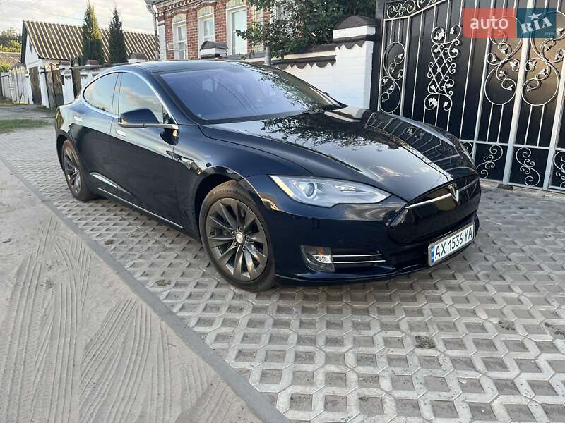 Tesla Model S 2013
