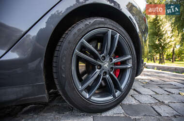 Лифтбек Tesla Model S 2014 в 