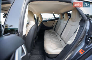 Лифтбек Tesla Model S 2014 в 
