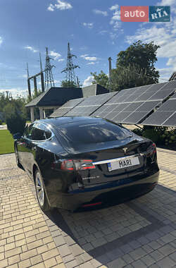 Лифтбек Tesla Model S 2019 в 