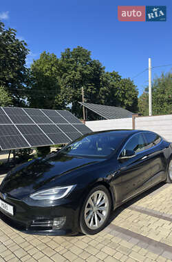 Лифтбек Tesla Model S 2019 в Деражне