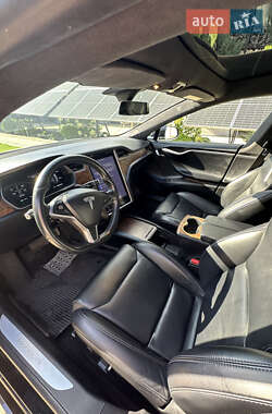 Лифтбек Tesla Model S 2019 в Деражне