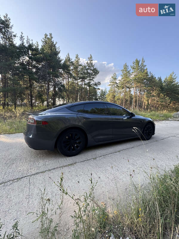 Ліфтбек Tesla Model S 2016 в Києві