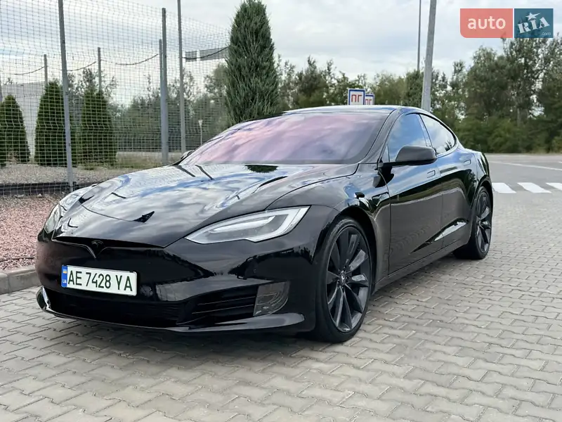 Tesla Model S 2019