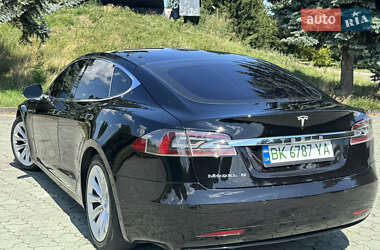 Лифтбек Tesla Model S 2016 в 