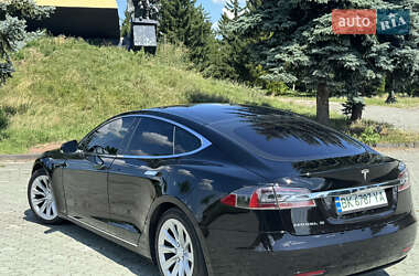 Лифтбек Tesla Model S 2016 в 