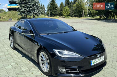 Лифтбек Tesla Model S 2016 в 
