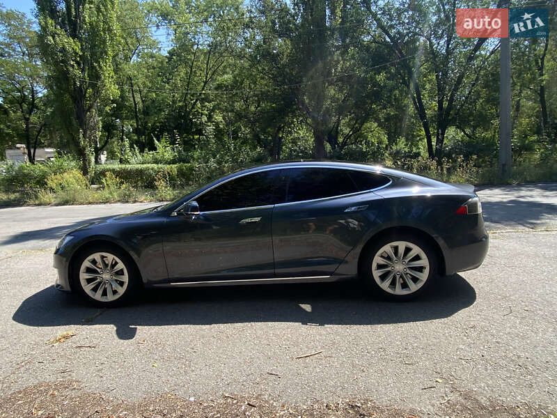 Лифтбек Tesla Model S 2017 в Кременчуге фото 6 Лифтбек Tesla Model S 2017 в Кременчуге
