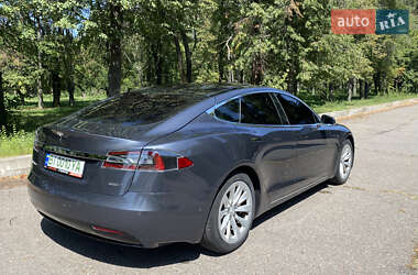 Лифтбек Tesla Model S 2017 в 