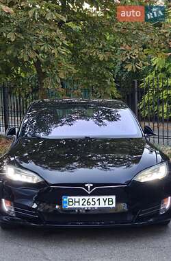 Лифтбек Tesla Model S 2017 в 