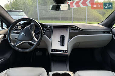 Лифтбек Tesla Model S 2016 в 