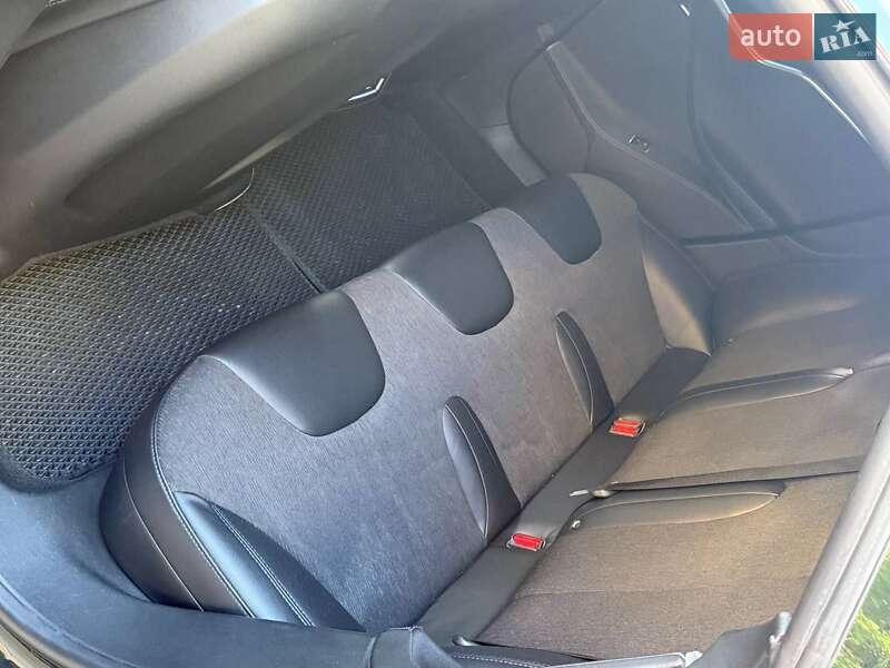 Лифтбек Tesla Model S 2014 в Запорожье