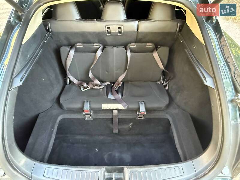 Лифтбек Tesla Model S 2014 в Запорожье