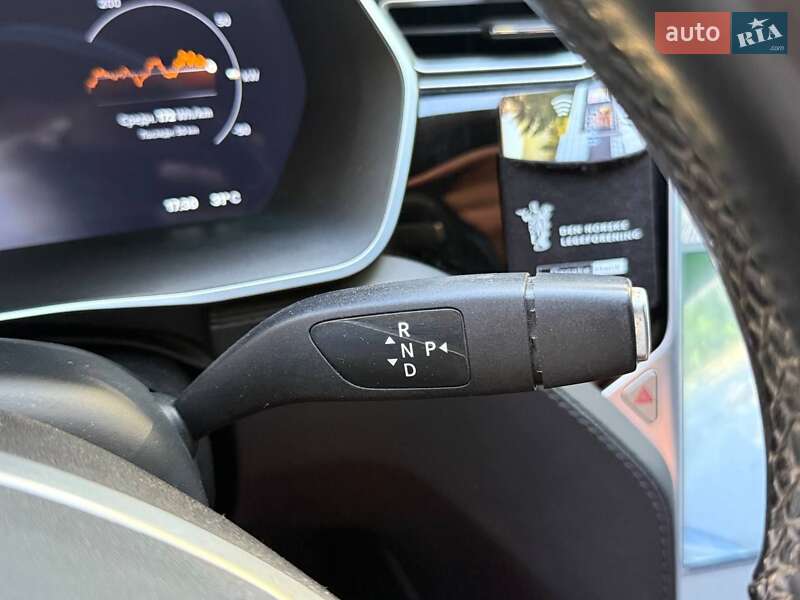 Лифтбек Tesla Model S 2014 в Запорожье