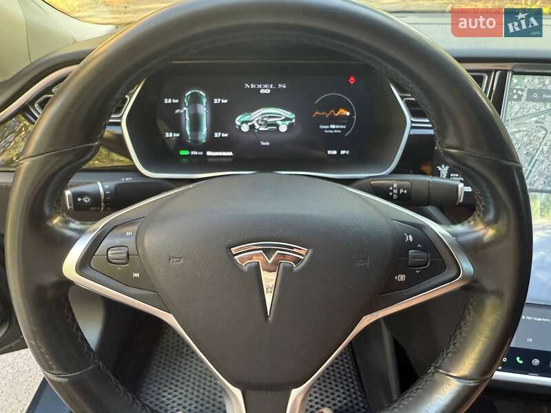 Лифтбек Tesla Model S 2014 в Запорожье