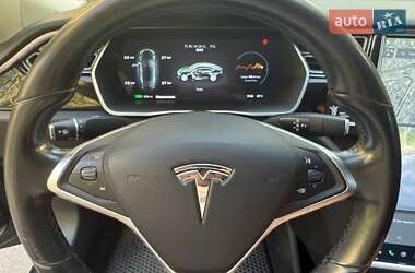 Лифтбек Tesla Model S 2014 в 