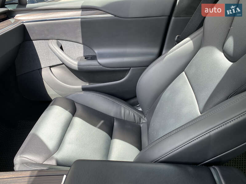Лифтбек Tesla Model S 2022 в Киеве фото 40 Лифтбек Tesla Model S 2022 в Киеве