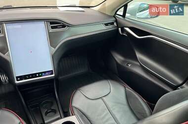 Лифтбек Tesla Model S 2013 в 