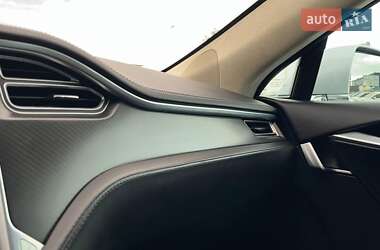 Лифтбек Tesla Model S 2013 в 