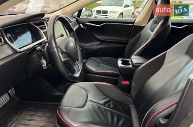 Лифтбек Tesla Model S 2013 в 