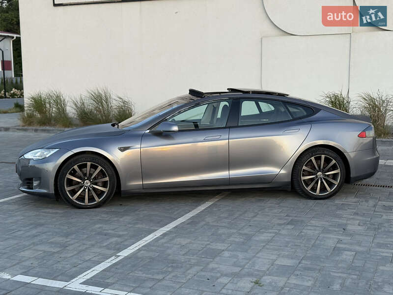 Лифтбек Tesla Model S 2013 в Луцке