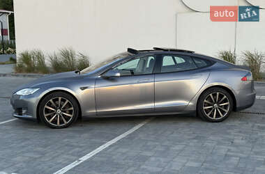 Лифтбек Tesla Model S 2013 в 