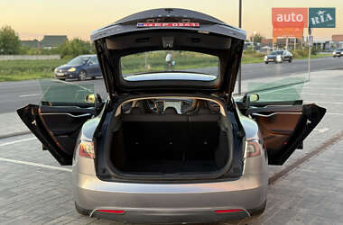 Лифтбек Tesla Model S 2013 в 