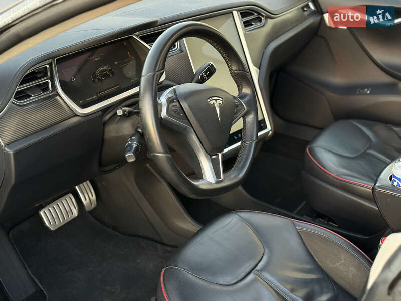 Лифтбек Tesla Model S 2013 в Луцке