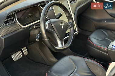 Лифтбек Tesla Model S 2013 в 