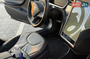 Лифтбек Tesla Model S 2013 в 