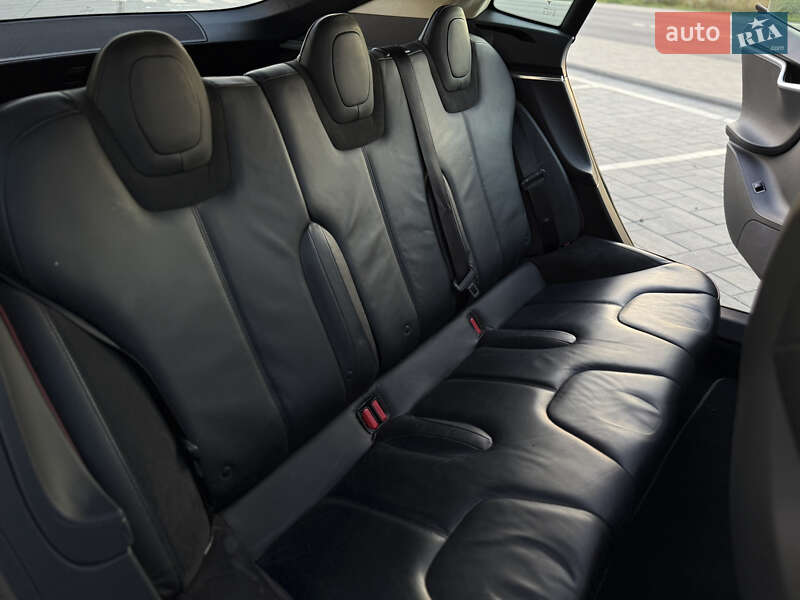 Лифтбек Tesla Model S 2013 в Луцке