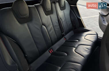 Лифтбек Tesla Model S 2013 в 